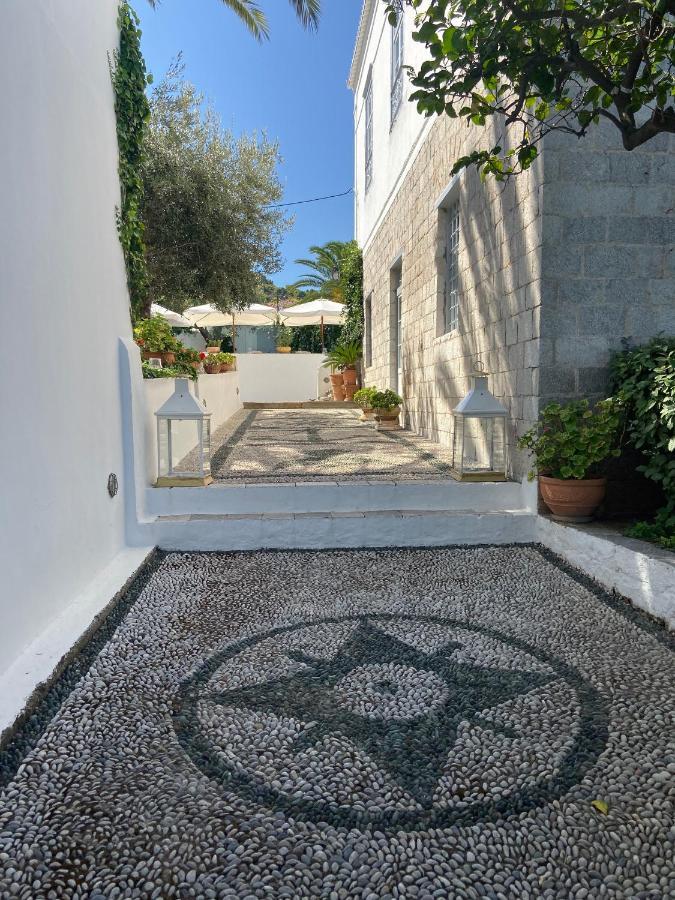 Economou Mansion Aparthotel Spetses Town Exterior photo